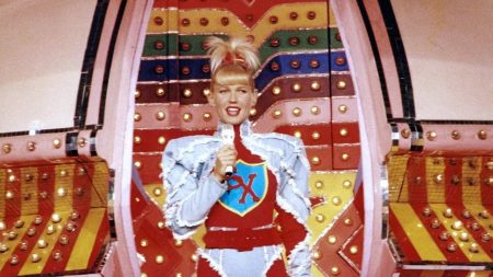 Nave da Xuxa começa a ser reconstruída para o Prêmio Multishow