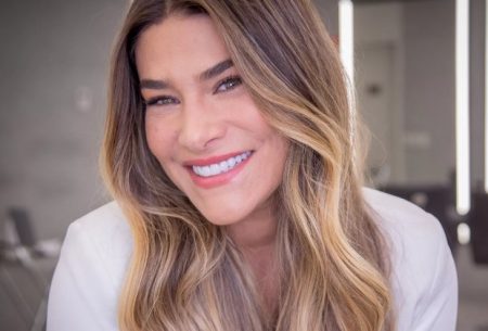 Priscila Fantin faz reflexão sobre autoestima e revela: “Não me olhava no espelho”