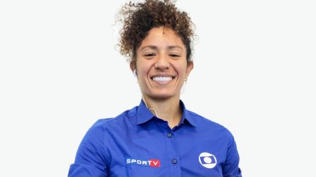 Comentarista esportiva da Globo viraliza por vômito do filho e xingamento nas Olimpíadas