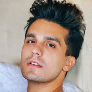 Luan Santana surpreende e elogia o próprio corpão sarado em rede social