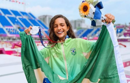 Rayssa Leal ganha milhões de seguidores após sucesso nos Jogos Olímpicos