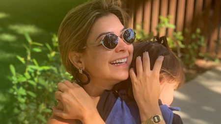 Amanda Françozo se recupera da Covid-19 com a filha e relembra os piores dias