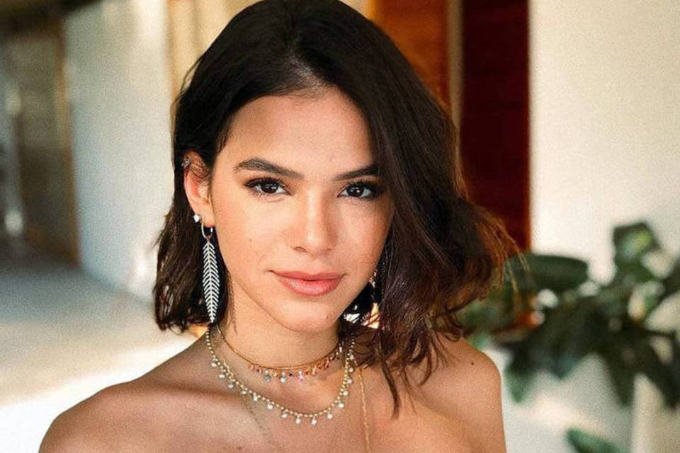 Bruna Marquezine é alvo do Conar e obrigada a alterar postagem no Instagram