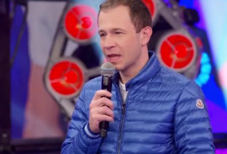 Tiago Leifert se arrisca em funk e cita Faustão na Super Dança dos Famosos