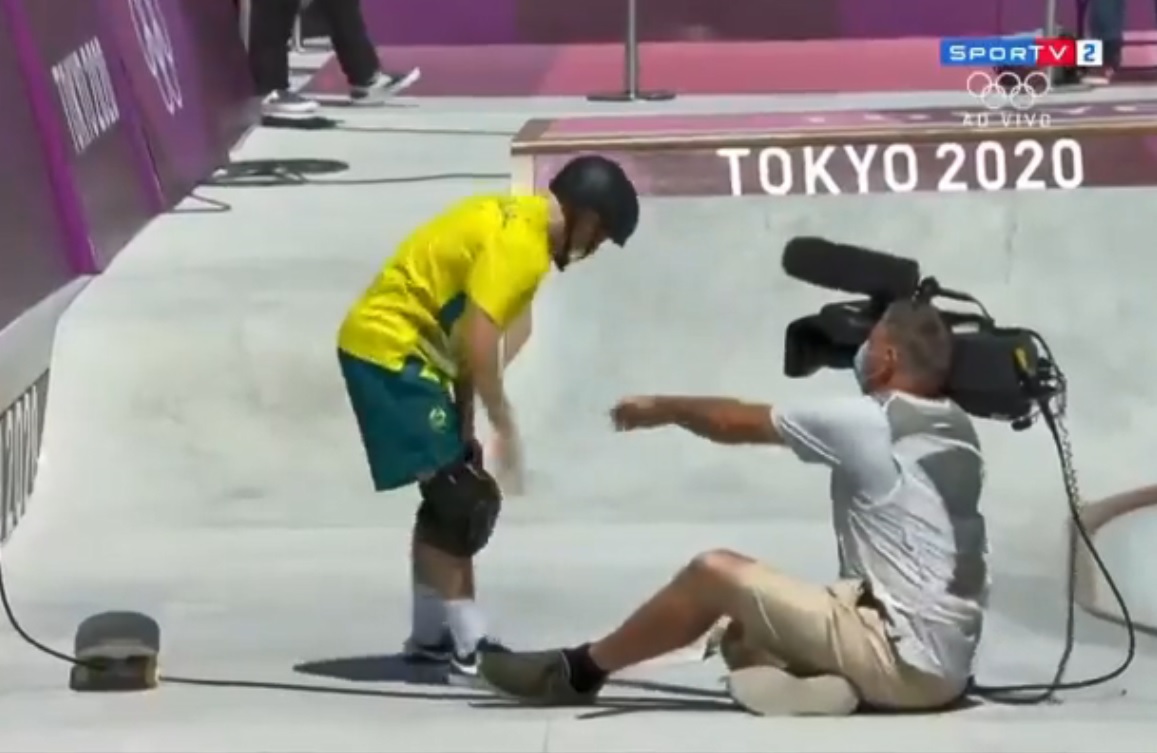 SporTV flagra skatista atropelando cinegrafista ao vivo nos Jogos Olímpicos
