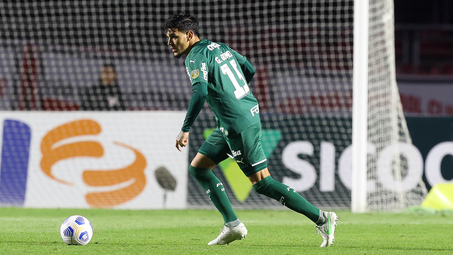 Internacional x Palmeiras: onde assistir ao vivo o jogo pelo