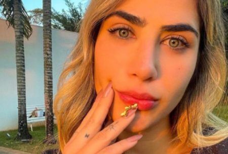 Jéssica Costa revela que engordou 8 kg no último mês