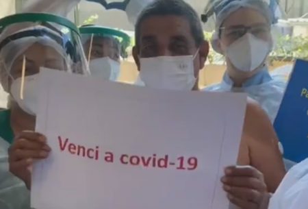 Zeca Pagodinho tem alta após contrair Covid e apresentar sintomas leves
