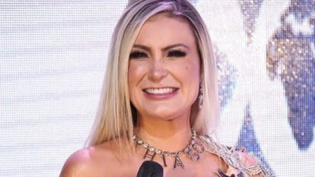 Andressa Urach cai no choro após mostrar ultrassom da nova gravidez e emociona fãs