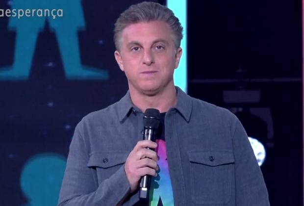Luciano Huck comete gafe ao vivo e acaba sendo “salvo” por Iza na Globo