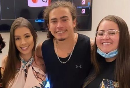 Maria Lina aparece com irmã de Whindersson Nunes em São Paulo