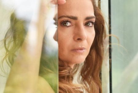 Claudia Ohana relembra que ficou presa em caixão durante gravações de Vamp