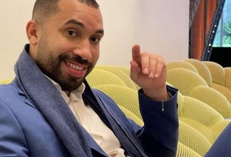 Gil do Vigor chega aos Estados Unidos para estudar e se emociona