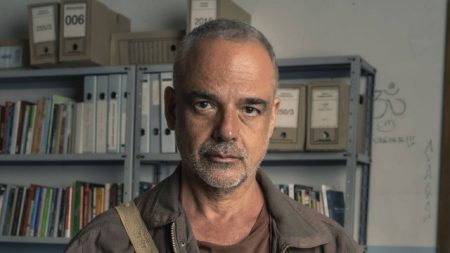 Ângelo Antonio promete atormentar Débora Falabella e Tatá Werneck em novela da Globo