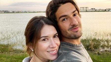 Rebeca Abravanel faz declaração de amor emocionante para Alexandre Pato