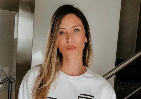 Ex-panicat Lizi Benites relembra período de depressão após ter nudes vazadas