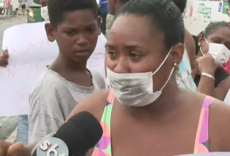 Entrevistada do SBT cita apresentador da Record ao vivo e se desculpa