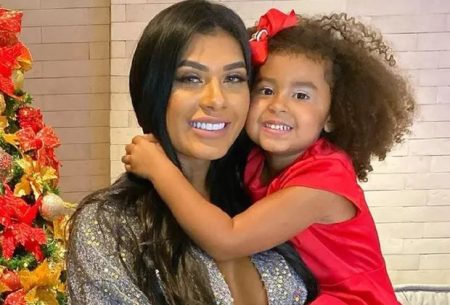 Pocah surpreende ao mostrar tatuagem que fez em homenagem à filha