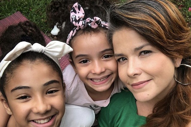 Samara Felippo recorda fim de casamento com duas filhas pequenas: “Fundo do poço”