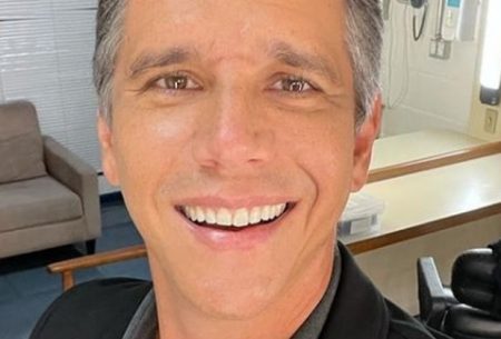 Marcio Garcia posa sem camiseta e seguidores vão à loucura