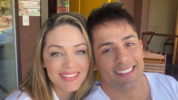 Tânia Mara e Tiago Piquilo reatam namoro e web reage