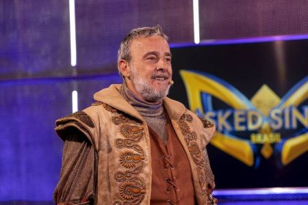 Alexandre Borges faz homenagem à mãe após o The Masked Singer Brasil