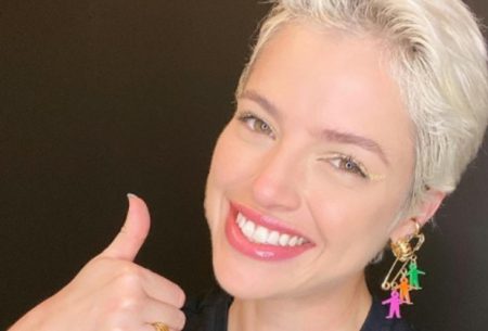 De biquíni, Agatha Moreira empina o bumbum e arranca suspiros na web
