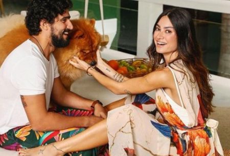 Grávida, Thaila Ayala acompanha Renato Góes nas gravações de Pantanal