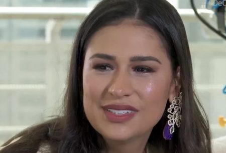 Simone fica sem luz em sua mansão e toma atitude curiosa com o marido