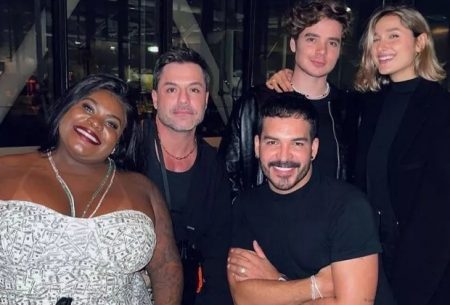 Sasha curte viagem a Paris com o marido e encontra Jojo Todynho