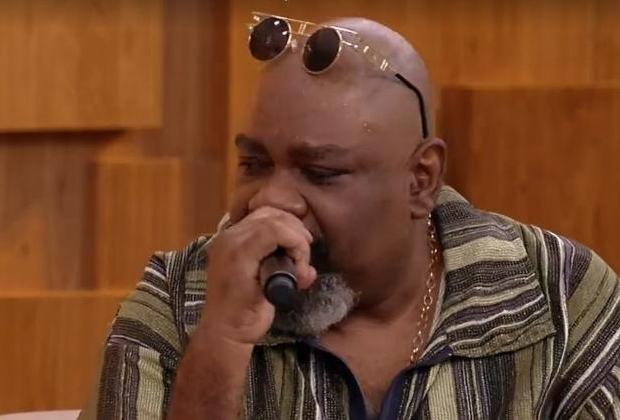 Sérgio Loroza chora ao vivo na Globo e faz desabafo contundente