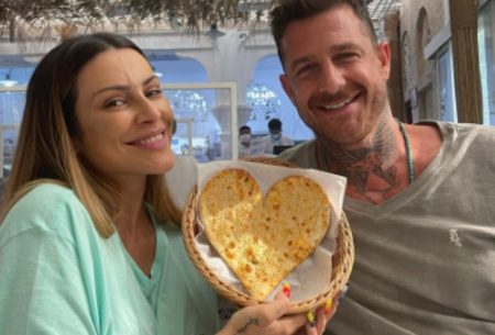 Marido de Cleo Pires posta cliques românticos e surpreende com declaração