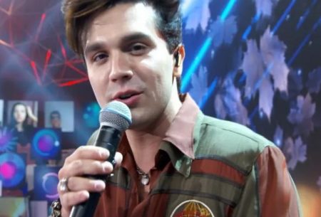 Luan Santana surge com anel de compromisso e dispara: “Estou namorando”