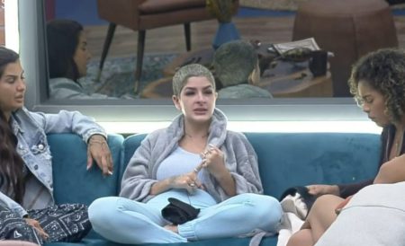 A Fazenda 2021: Lary Bottino abre o jogo e esclarece suposto roubo de pulseira