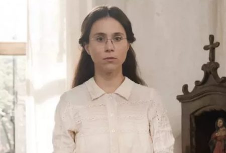 Nos Tempos do Imperador: Aliado de Tonico se apaixona por Dolores