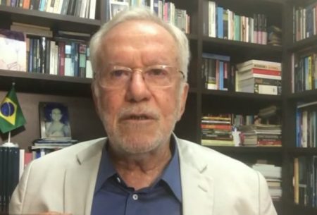 Alexandre Garcia admite que não tomou vacina e reclama de demissão