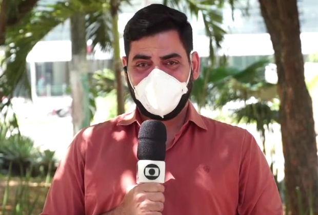 Repórter da Globo chora em telejornal ao noticiar 30 dias sem mortes por Covid