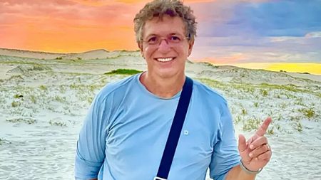 Boninho anuncia inscrições para o No Limite e famosos se manifestam