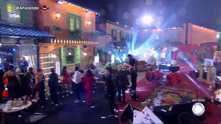 A Fazenda 2021: Festa “flopa” após bebida acabar rápido; peões reclamam