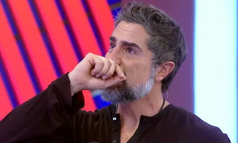 Marcos Mion chora no Caldeirão após filho Romeo ser citado por Jonathan Azevedo