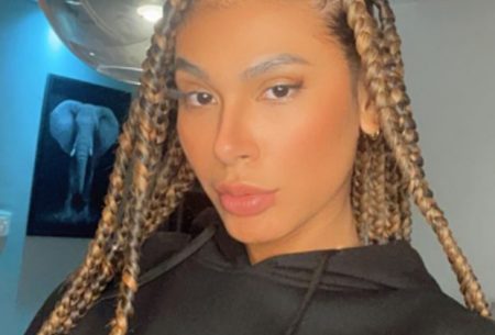 Pocah desabafa após ser detonada por posicionamento sobre o veto de absorventes