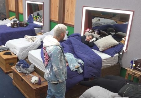 A Fazenda 2021: Gui Araújo e Lary Bottino se irritam com aliados após Roça
