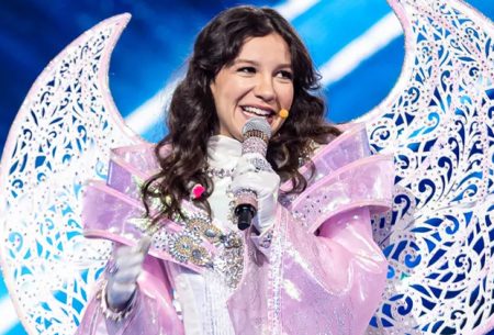 Vestida de unicórnio, Priscilla Alcântara é a grande vencedora do The Masked Singer