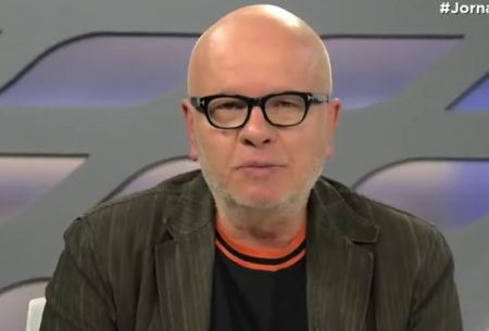 Marcelo Tas questiona redes sociais sobre atitude contra live de Bolsonaro
