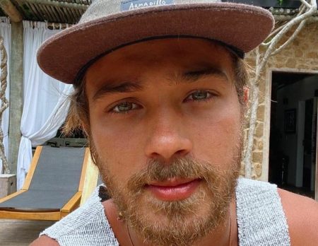 Após affair não engatar, André Luiz Frambach revela amizade com Larissa Manoela