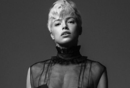 Agatha Moreira se emociona ao surgir em telões na Times Square: “Jamais imaginei”