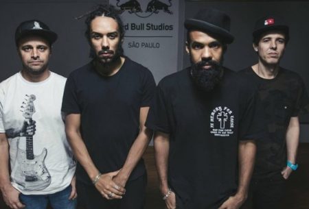 BaianaSystem emplaca música na abertura de Um Lugar ao Sol; confira a trilha completa