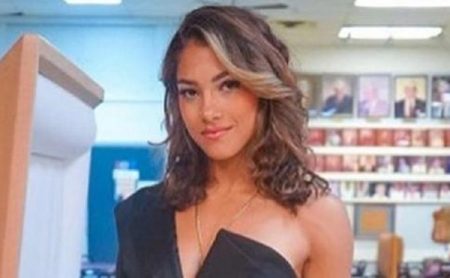 Influencer faz fotos sexys em pleno velório do pai e ganha fama no mundo inteiro