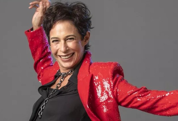 Aos 58 anos, Andréa Beltrão afirma não sofrer pressão estética e faz revelação