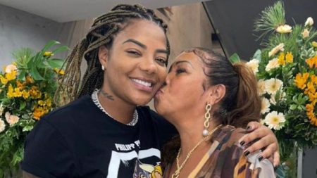 Avó de Ludmilla surpreende cantora com homenagem especial e deixa neta emocionada